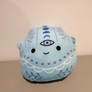 Gisla the hamsa squishmallow